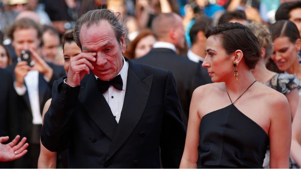 ابنة ممثل شهير جثة هامدة في فندق.. ليلة رأس السنة