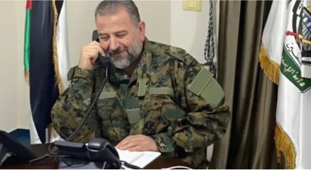 صالح العاروري.. تعرف على عقل المقاومة بالضَّفَّة ورجل الظِّلِّ في حماس