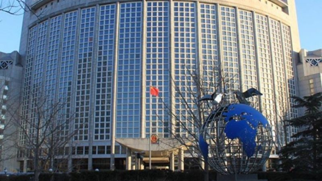 “الخارجية الصينية”: تصرف واشنطن ضد كراكاس إنتهاك صارخ للسيادة