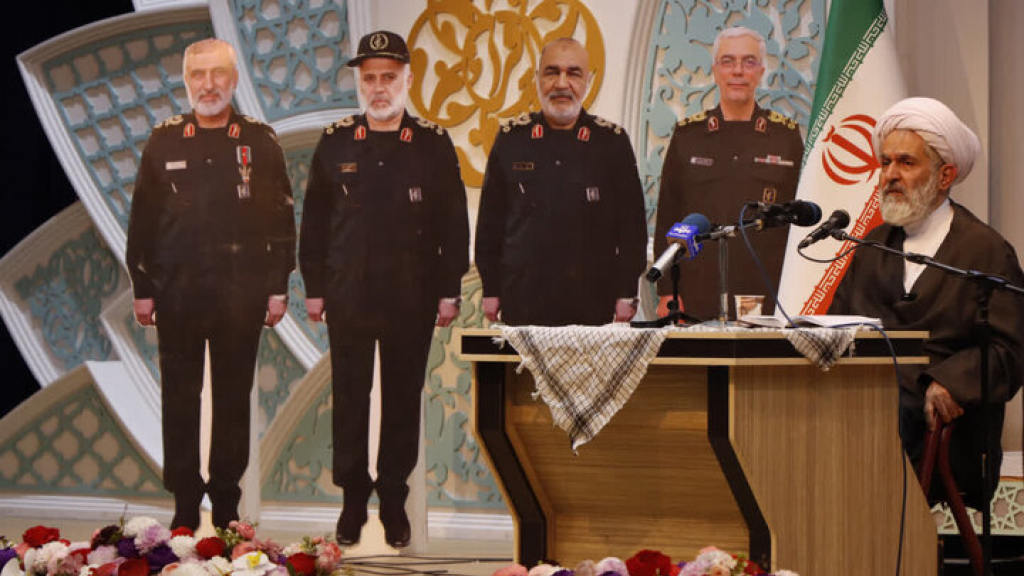 مستشار القائد العام للحرس الثوري الإيراني: هُزم العدو في الحرب العسكرية لذلك لجأ إلى الحرب الناعمة