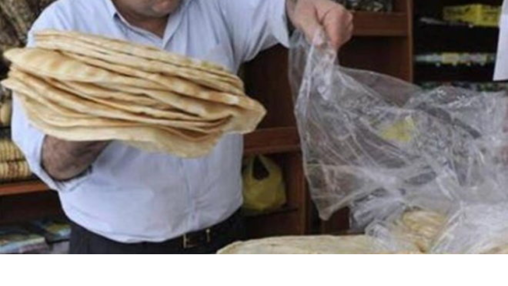 هل يرتفع سعر الخبز .. نقيب الافران يوضح.. 