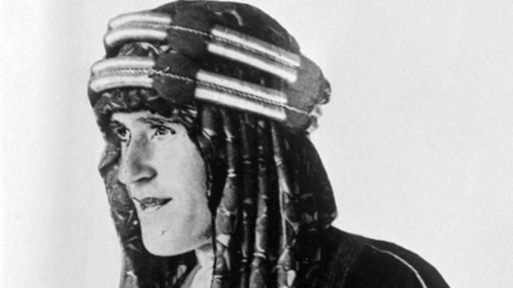 تنكّر بزيّ عالم دين مسلم وحاخام يهودي لإشعال الفتنة في فلسطين.. الاستخبارات التركية تكشف عن وثيقة لتحركات “لورنس العرب”