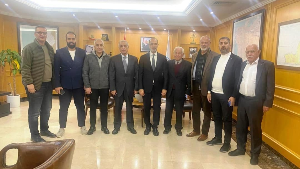 هاشم خلال لقائه رسامني ووفد اتحاد بلديات العرقوب