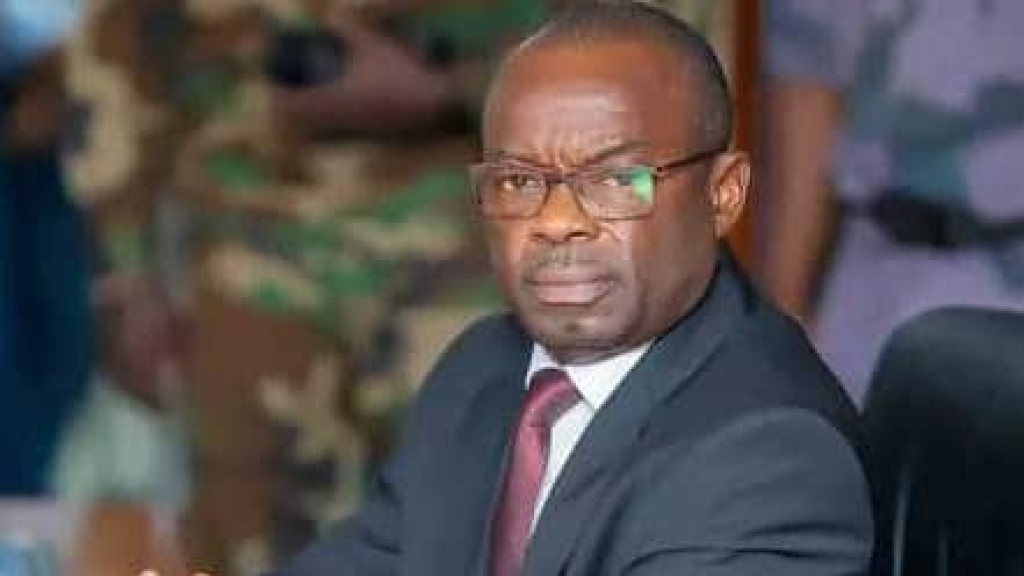 الوزير الغامض الذي يراهن عليه اقتصاد الغابون.. من هو كلوتير كوندجا؟ 