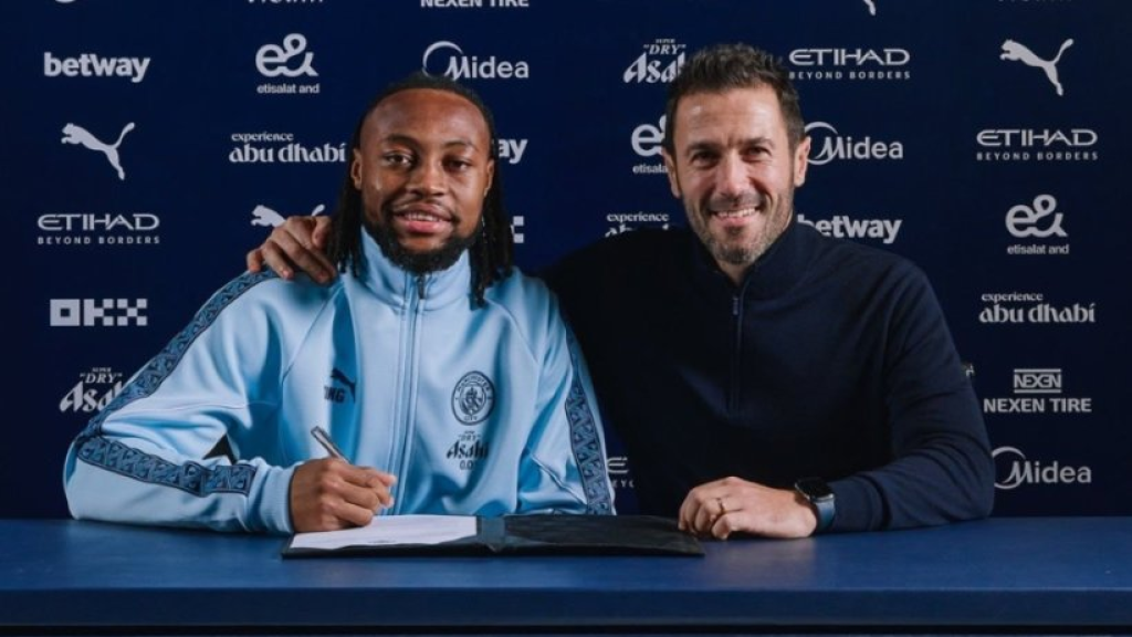 رسميًا: مانشستر سيتي يضم أنطوان سيمينيو