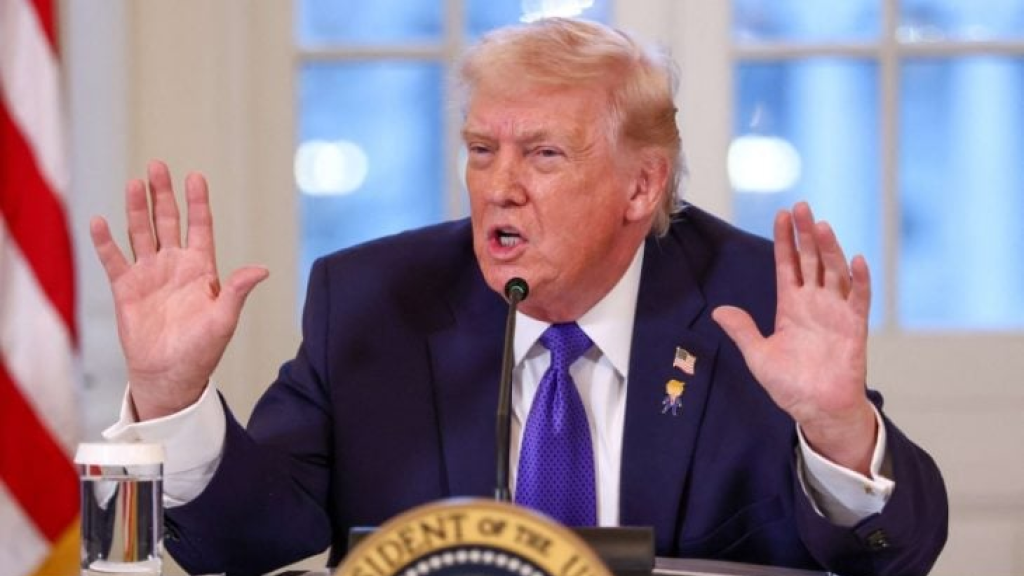 نيويورك تايمز: ترامب أُطلع على خيارات لضرب إيران في حال قمعها المتظاهرين