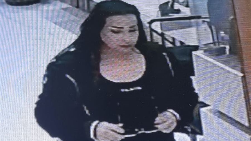 تعميم صورة مطلوبة بجرم سرقة.. هل تعرفون شيئًا عنها؟