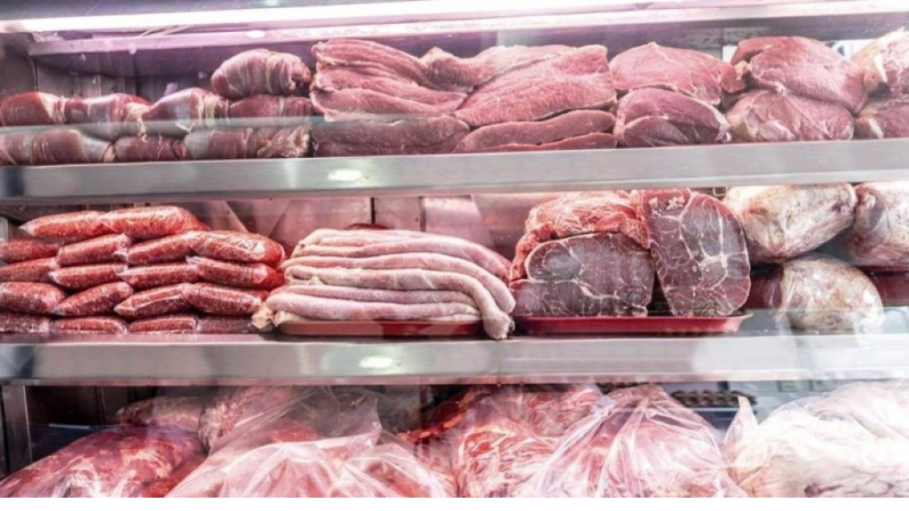 متوسط أسعار الجملة والتجزئة للحوم والخضار والفاكهة والحليب (صور)