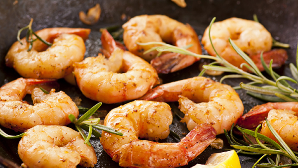 رغم فوائده.. احذر تناول الروبيان في هذه الحالات