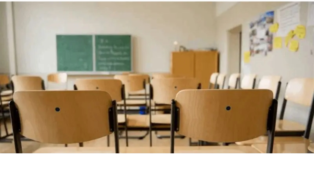 قرار جديد لوزيرة التربية بشأن دوام المدارس… بسبب استمرار الأحوال الجوية العاصفة