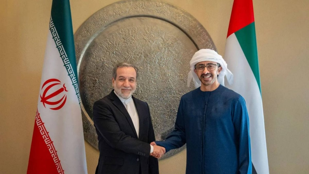 على وقع التطورات… اتصال دبلوماسي بين عراقجي وبن زايد