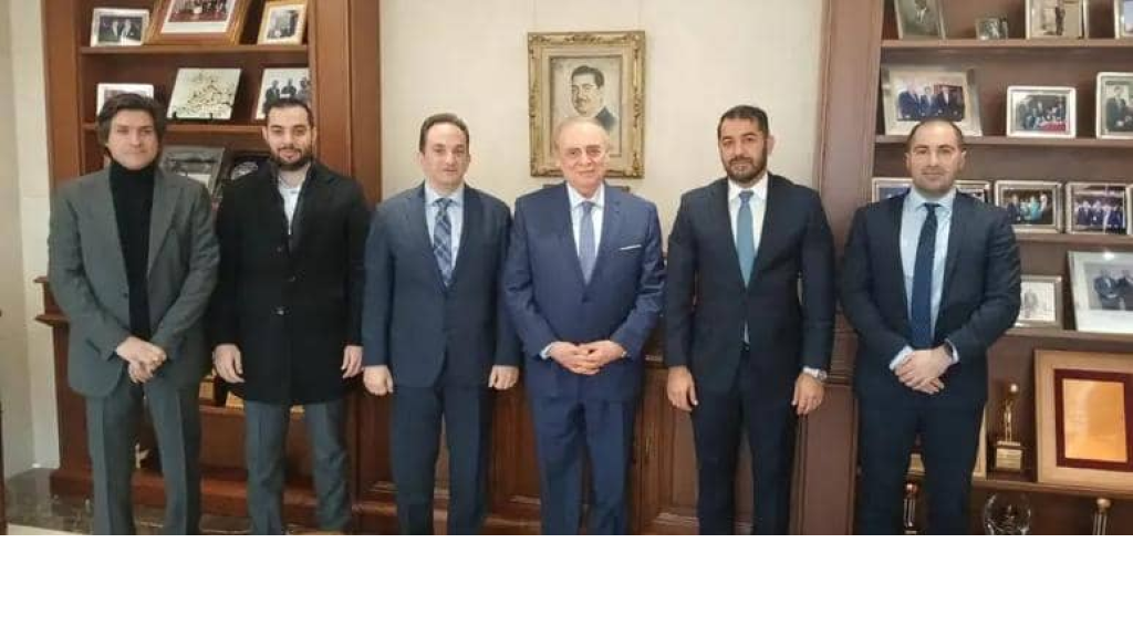 فريد البستاني يستقبل وفدًا من الملحقين الاقتصاديين ويؤكد أهميتهم في تعزيز الصادرات اللبنانية وفتح الأسواق الجديدة