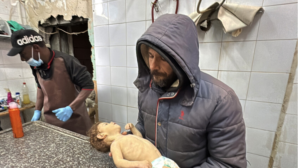 كاتب إسرائيلي يسخر من 