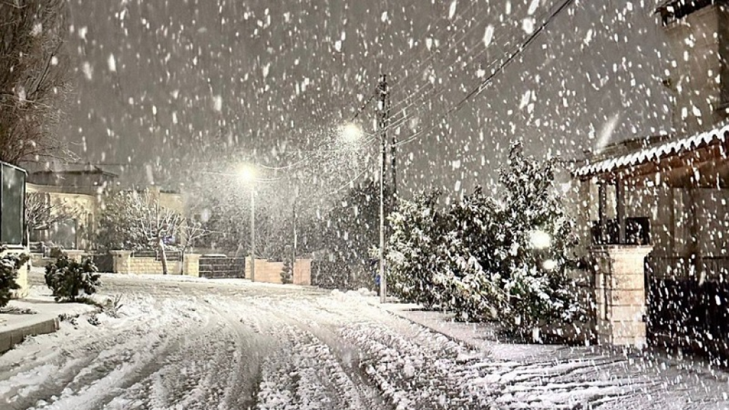 عاصفة ثلجية عنيفة تضرب كامتشاتكا (فيديو)