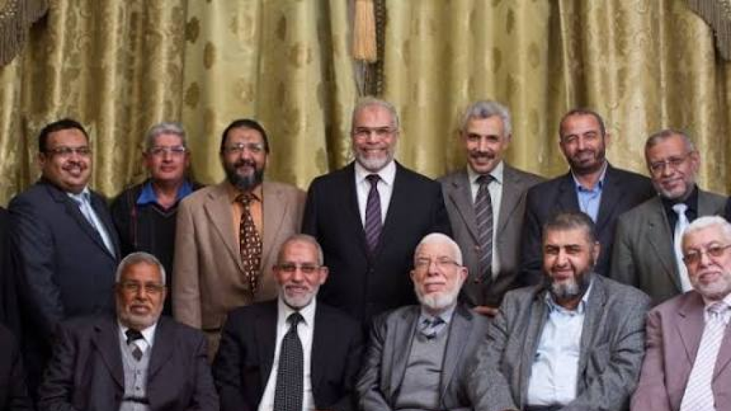 هل نشهد تفكيكًا لمعضلة الإخوان بعد نهايتهم كفزاعة؟!