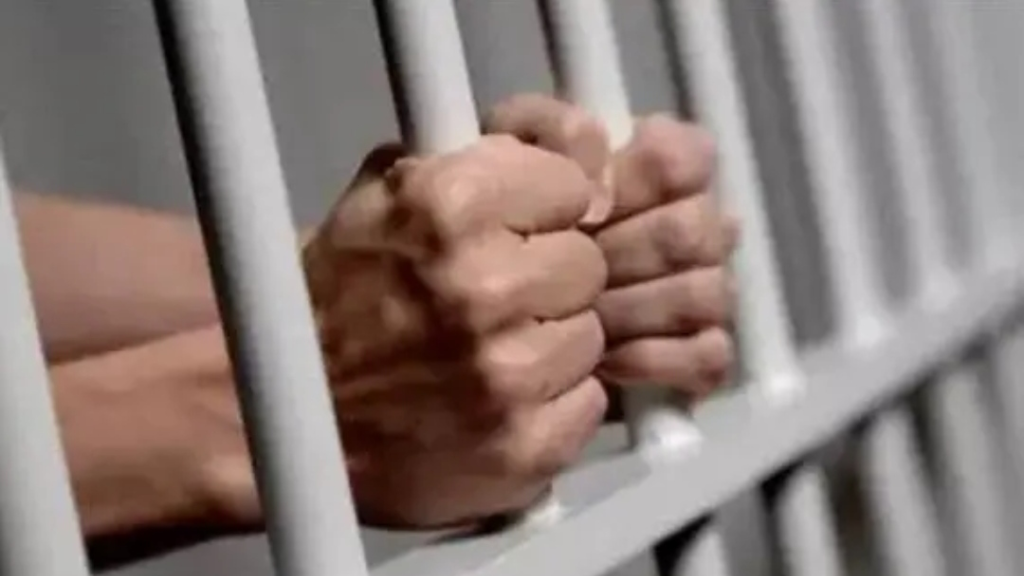 بتهمة الرشوة.. توقيفات بقرار من المدعي العام المالي