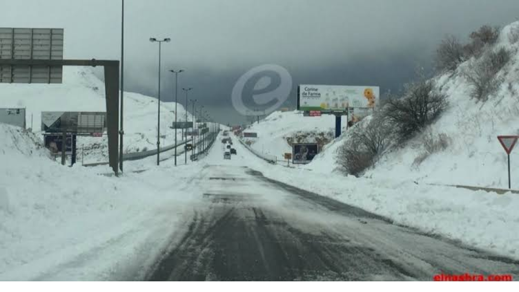التحكم المروري: طريق ضهر البيدر وترشيش زحلة مقطوعة أمام جميع المركبات بسبب تكون طبقة من الجليد
