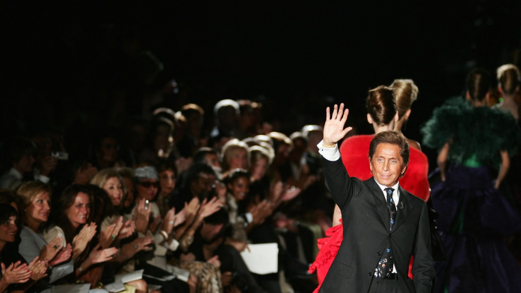 وفاة مصمم الأزياء الإيطالي فالنتينو عن ثلاثة وتسعين عاماً