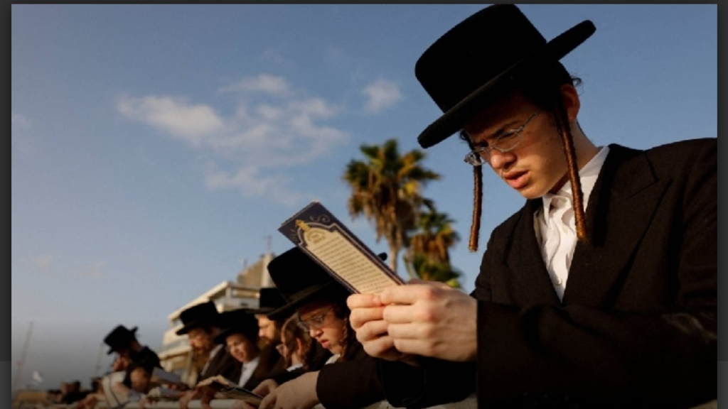 “الشاباك” يعتقل شقيقين من “الحريديم” في قضية “تجسس خطيرة”