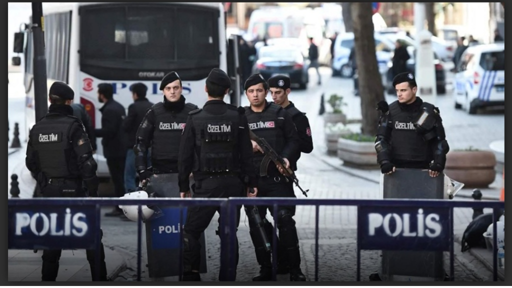 اشتباكات بين الشرطة التركية ومؤيدي الأكراد