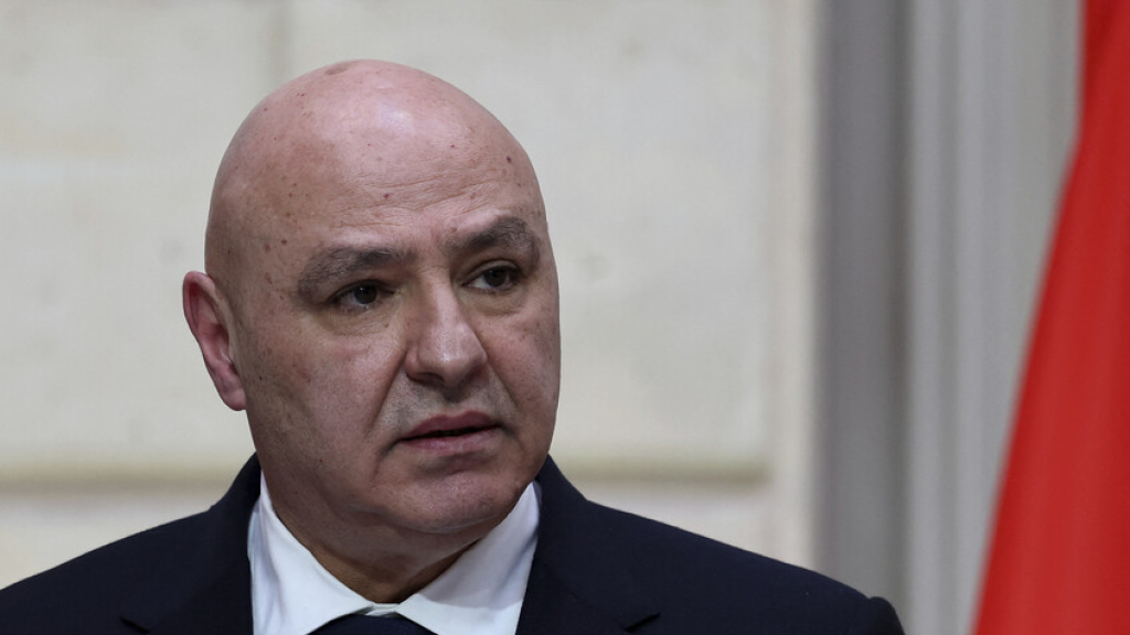 عون: “إس…رائيل” تتجاهل التزاماتها وتهدد استقرار لبنان