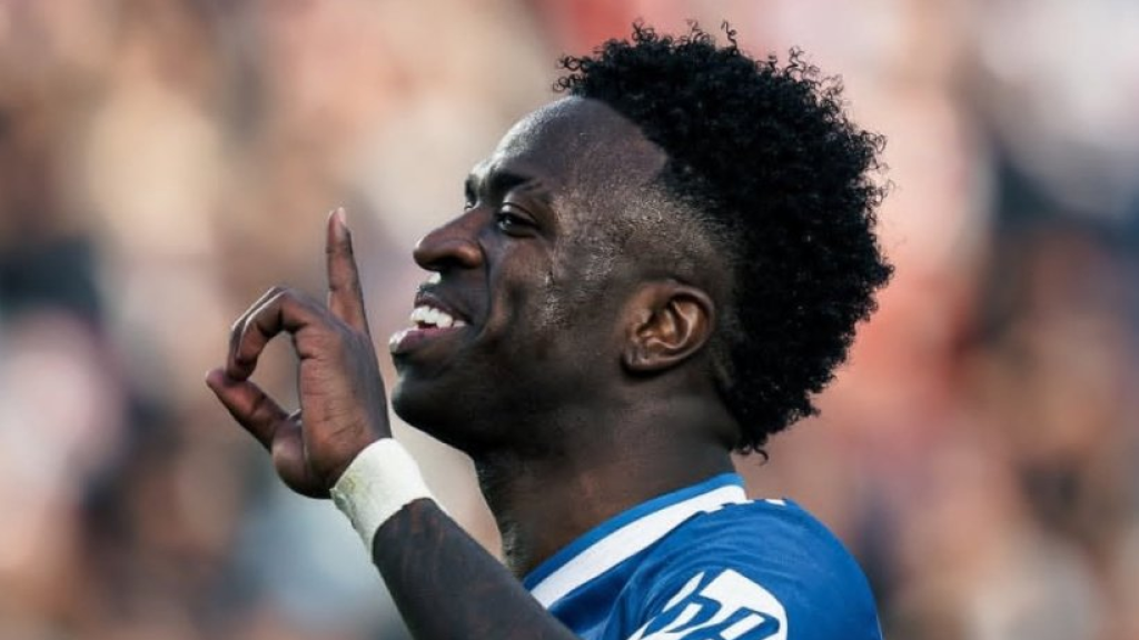 الأهلي السعودي يرصد مليار يورو من أجل فينيسيوس