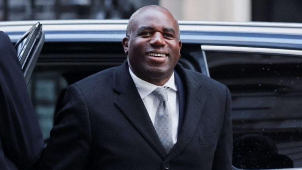 ديفيد لامي: استياء بريطانيا وأوروبا دفع ترامب إلى تغيير موقفه بشأن غرينلاند