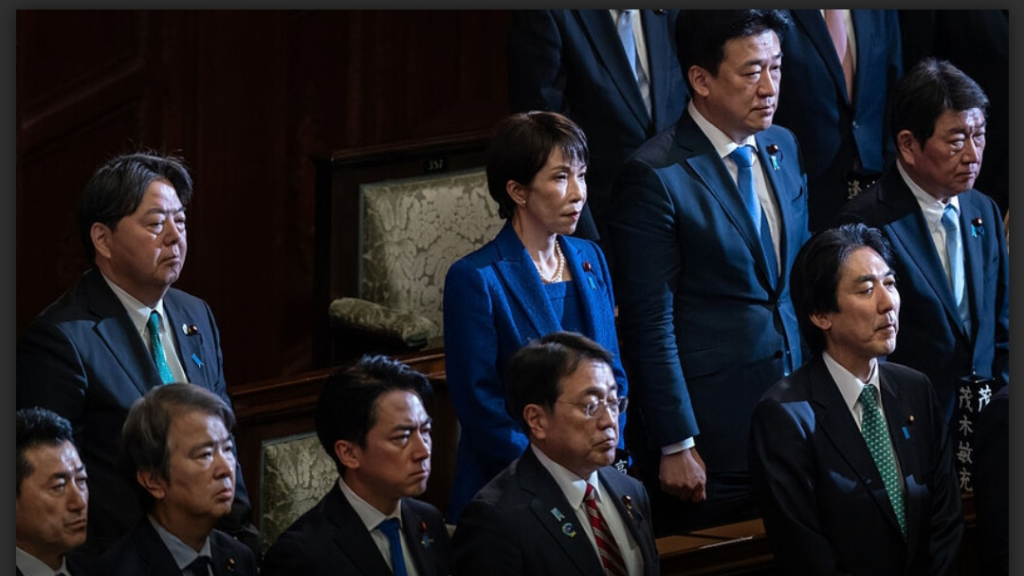 رئيسة الوزراء اليابانية تحل مجلس النواب