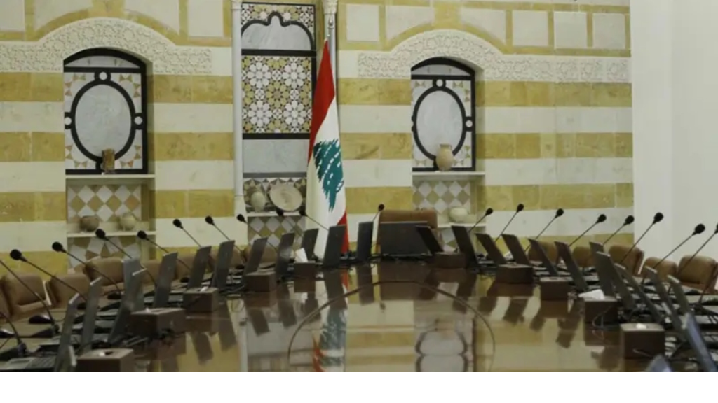 موظفون ينتظرون.. من يقرّر مصير ترقياتهم؟