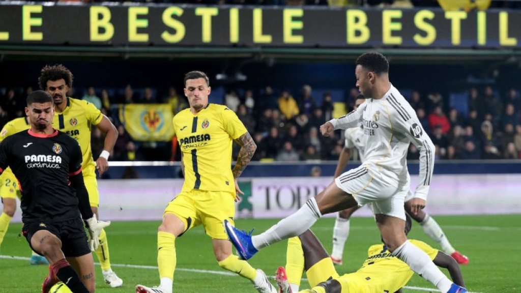 ريال مدريد يعتلي صدارة الليجا بالفوز على فياريال