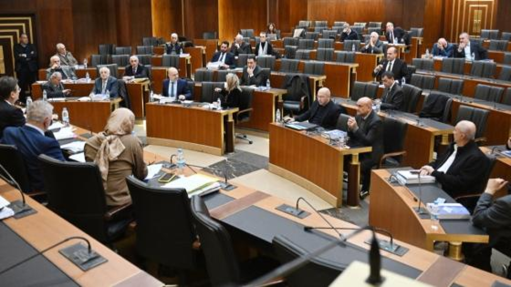 سجال نيابي يسبق جلسات مناقشة الموازنة وروابط التعليم الرسمي مستمرّة في الإضراب