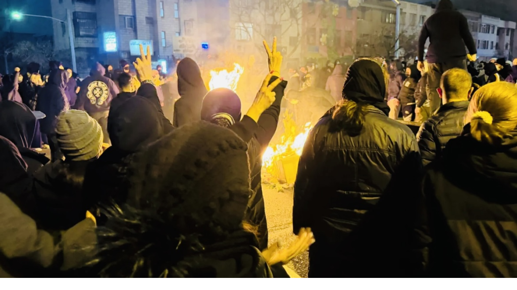 حصيلة القتلى في إيران تتجاوز 30 ألفًا؟