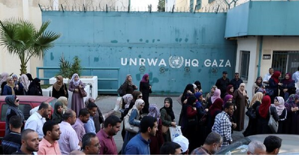 الاحتلال يشعل النار في مقرّ “الأونروا”