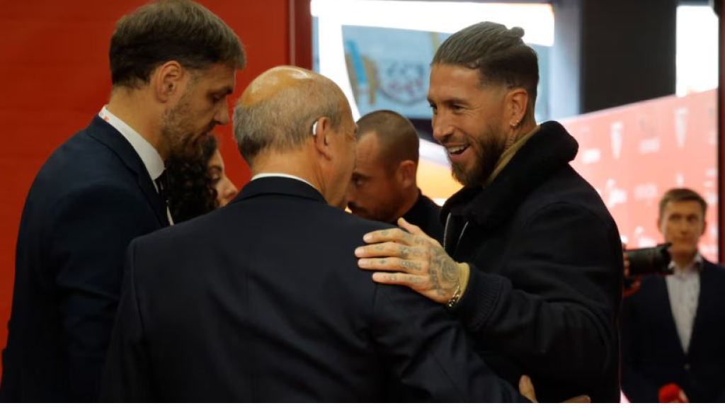 راموس يكثف جهوده للاستحواذ على نادي إشبيلية