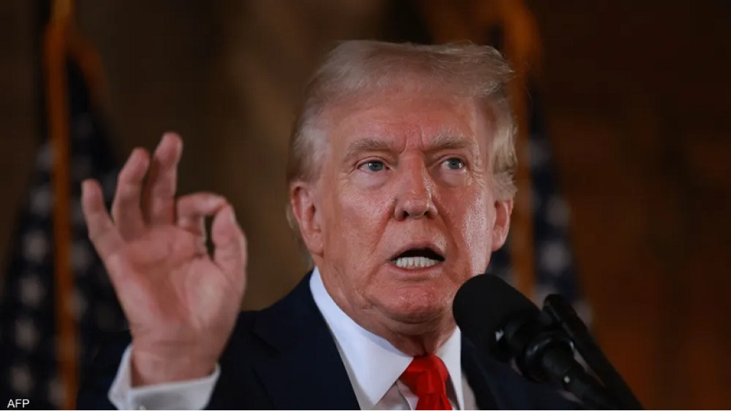 ترامب: أسطول حربي ضخم يتجه إلى الشرق الأوسط