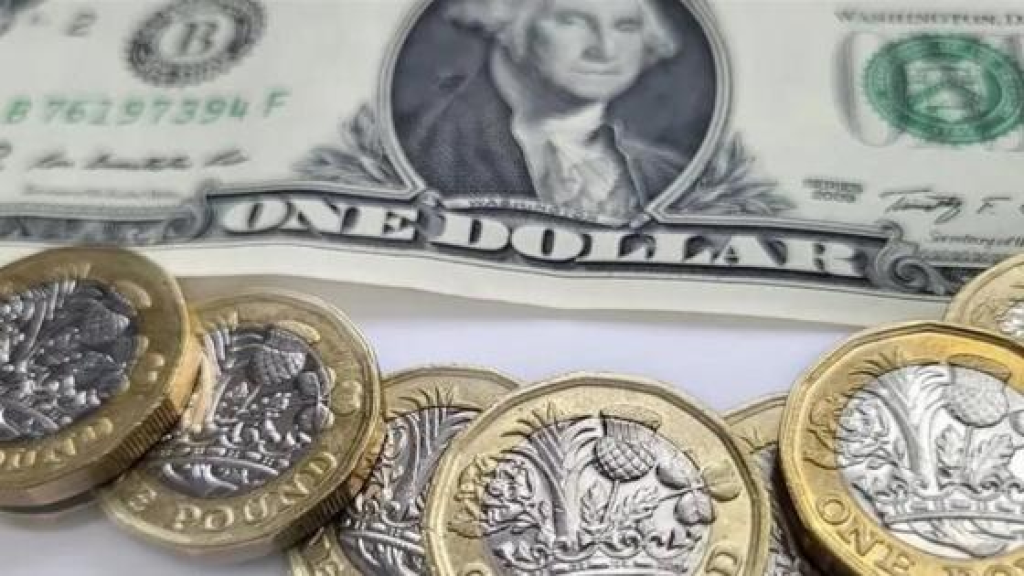 بعد تصريحات ترامب.. تراجع في أسعار الدولار