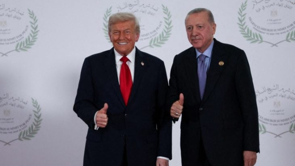 التايمز: كيف أقنع أردوغان ترامب بقبول خطة ما بعد الأسد بلا كيان كردي؟