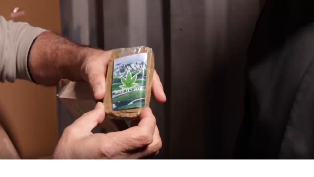 حشيشة الكيف متنكرة بصابون غار… ضبط شحنة معدّة للتصدير عبر مرفأ بيروت (فيديو)