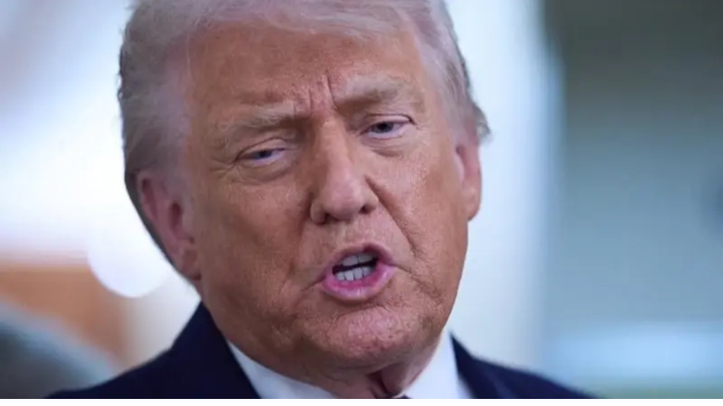 ترامب: فتح أجواء فنزويلا