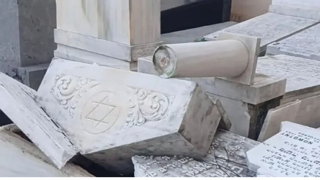 تحطيم عشرات القبور اليهودية في برشلونة