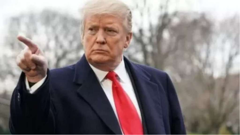 ترمب: أخطط لإجراء محادثات مع طهران وهناك سفن كبيرة وقوية تتجه إلى إيران وآمل ألا نضطر لاستخدامها