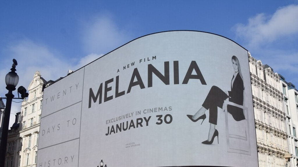 تخريب واسع النطاق يطال ملصقات دعائية لفيلم عن ميلانيا ترامب