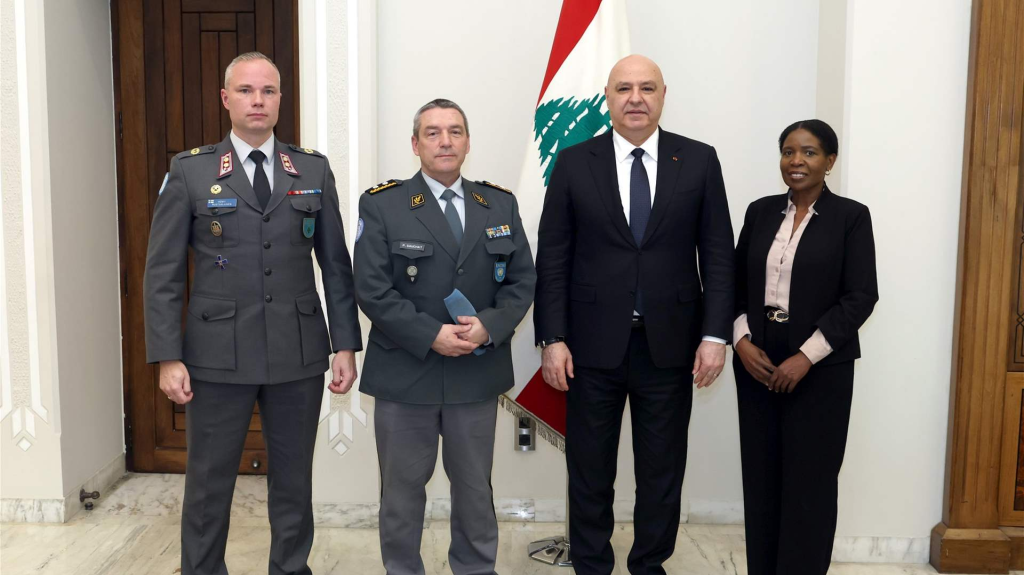 عون: لبقاء مراقبي الهدنة في لبنان