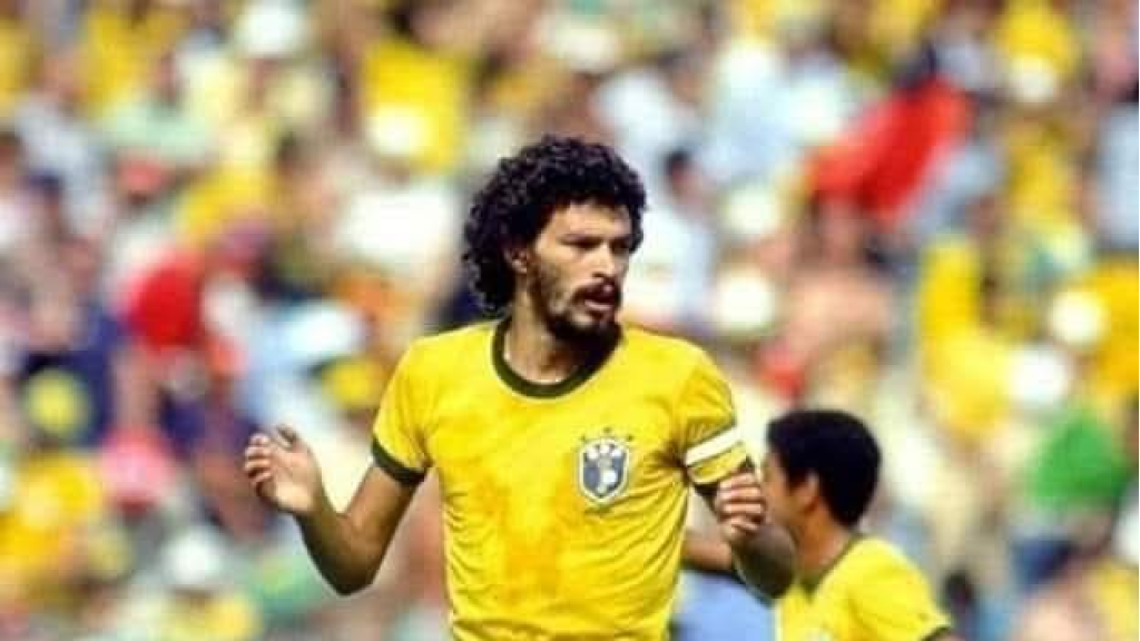 لمسةٌ من كعبك أحلى من الحضارات يا دكتور