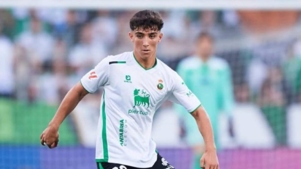 ريال مدريد وبرشلونة يتنافسان على جوهرة راسينغ سانتاندير