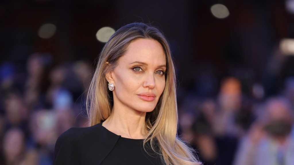 أنجلينا جولي تُخطط لمغادرة أمريكا بحثا عن الخصوصية والأمان