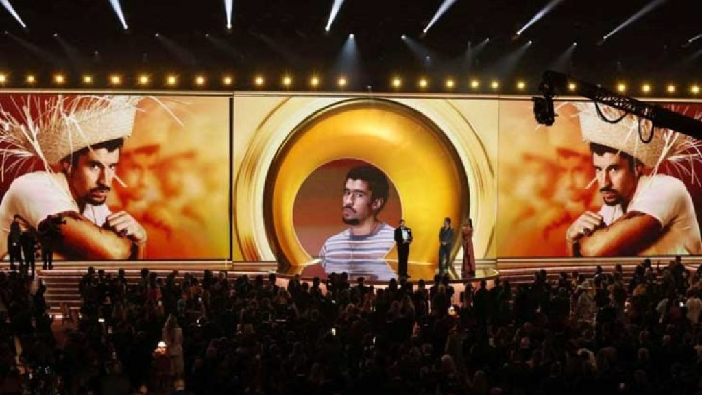 احتفال “غرامي” منبر لرفض سياسات ترامب ضد الهجرة وباد باني يفوز عن ألبوم بالإسبانية