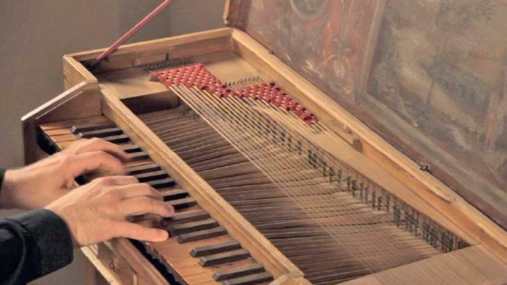 مفاتيح الموسيقى: من الكلافيكورد إلى البيانو