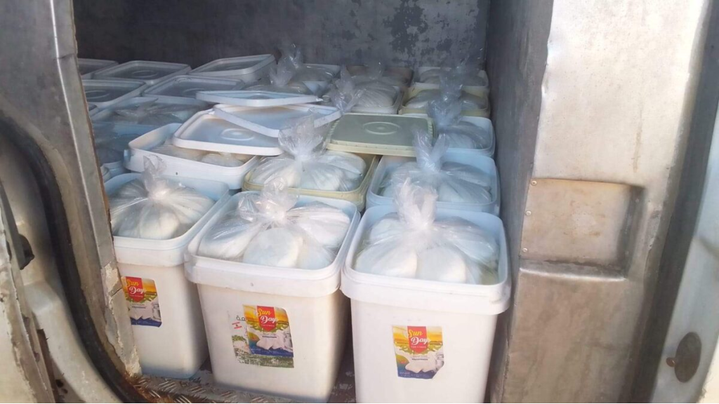 في البقاع.. الجيش يضبط شحنة من الجبنة الفاسدة