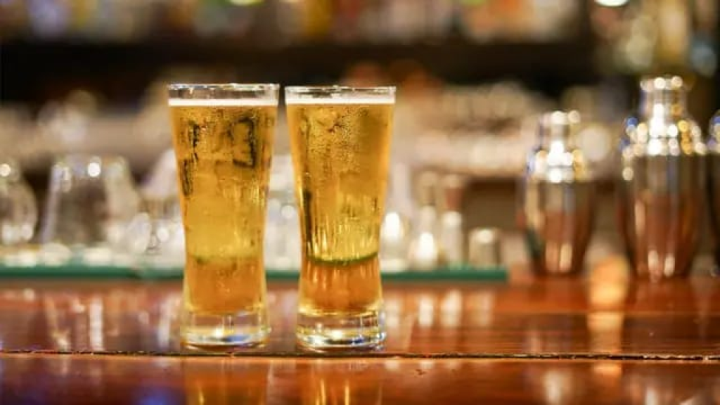 السعودية ترفع الحظر المفروض على بيع الكحول للأجانب الأثرياء